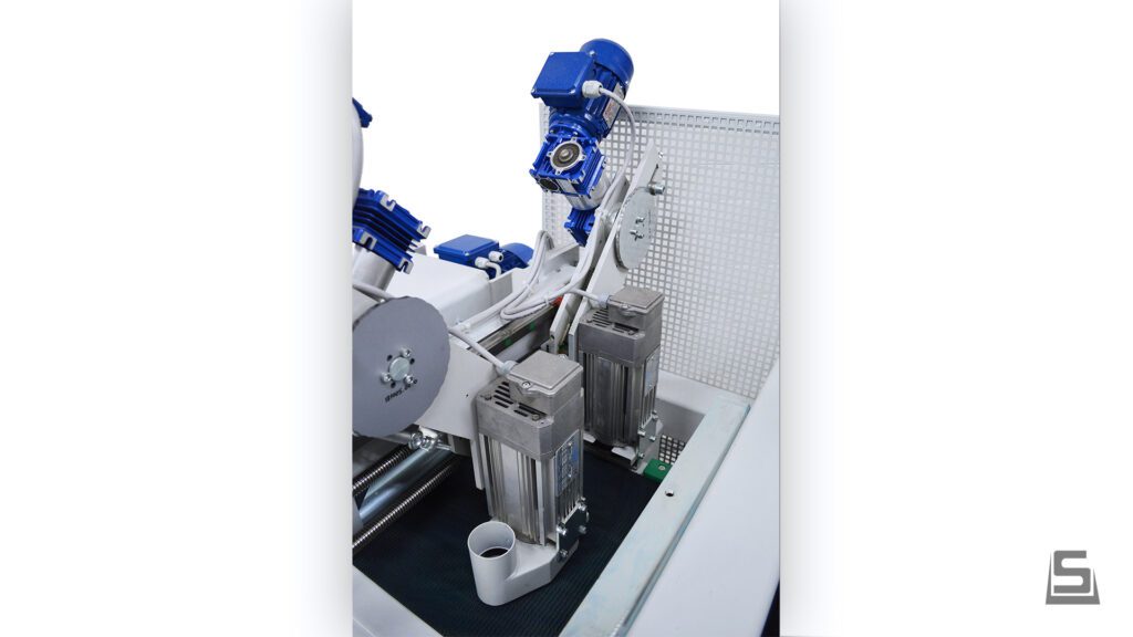 Soest Machinery | Edge-scraper #2 | For smooth, hand scraped edges - perfect for precise industrial finishing. View here.