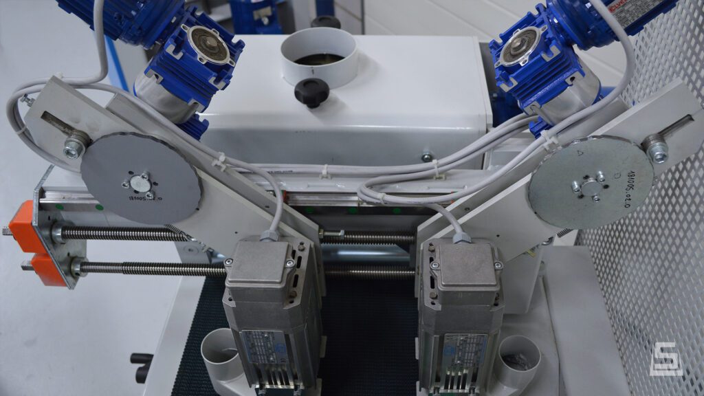 Soest Machinery | Edge-scraper #3 | For smooth, hand scraped edges - perfect for precise industrial finishing. View here.