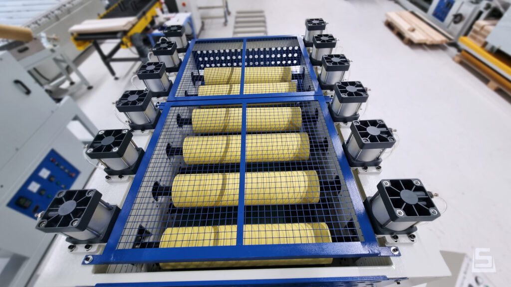 Soest Machinery | Roller press - CAL #5 | For high-quality industrial material bonding. View here.