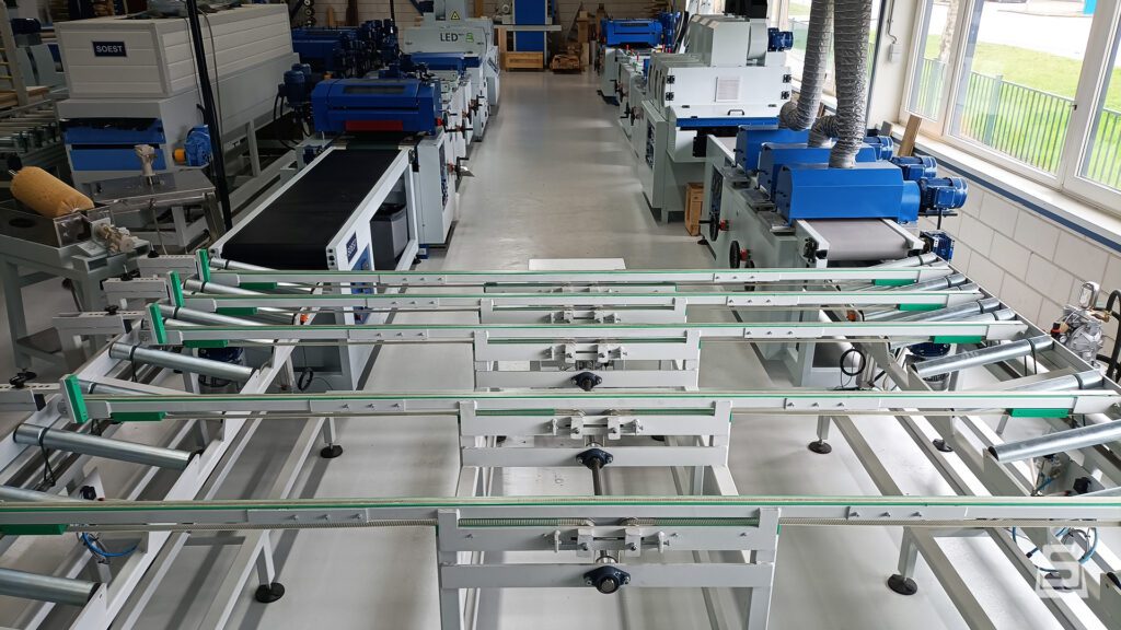 Soest Machinery | Transfer systems - TS #5 | Transport system for streamlined production. View here.