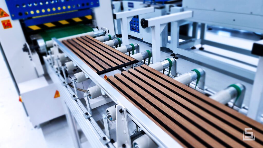 Soest Machinery | Hotmelt roller coaters - PUR - Wall Panel Production | For high-quality industrial material bonding. View here.